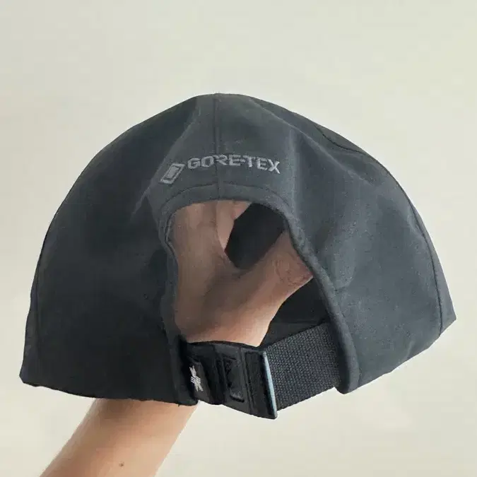 goldwin goretex 2L Cap black