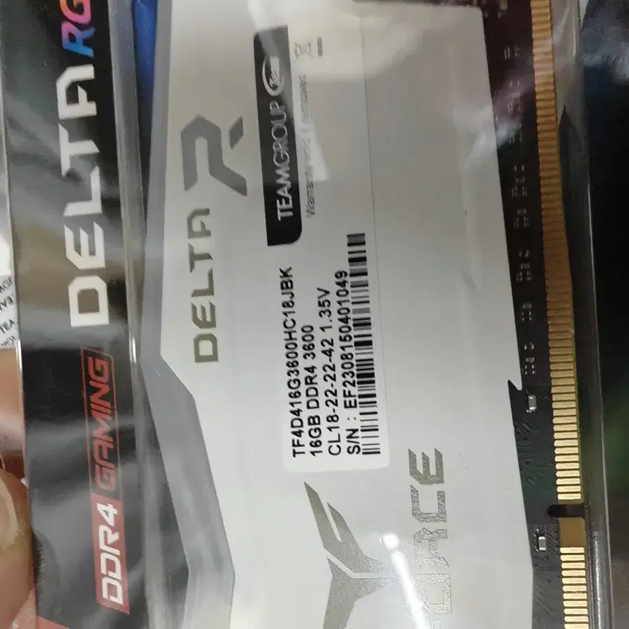 티포스 tforce ddr4 16gb 3600 화이트