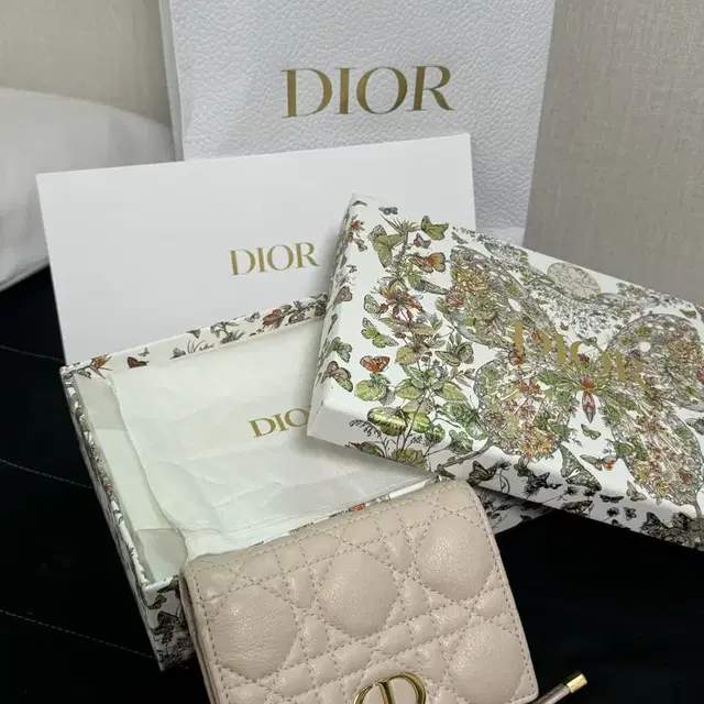 dior 디올 카로 달리아 지갑 파우더핑크