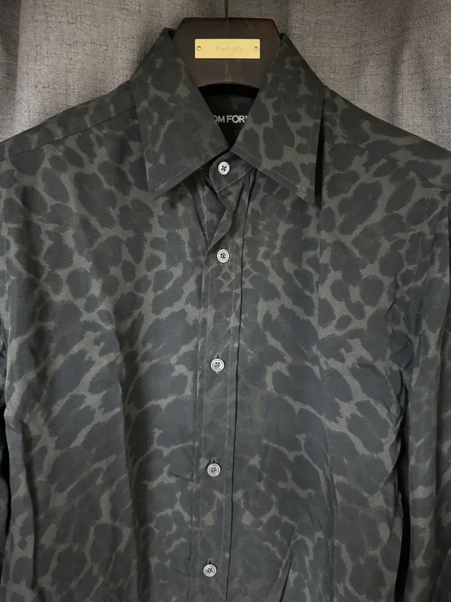 [39] Tom Ford Leopard Shirt