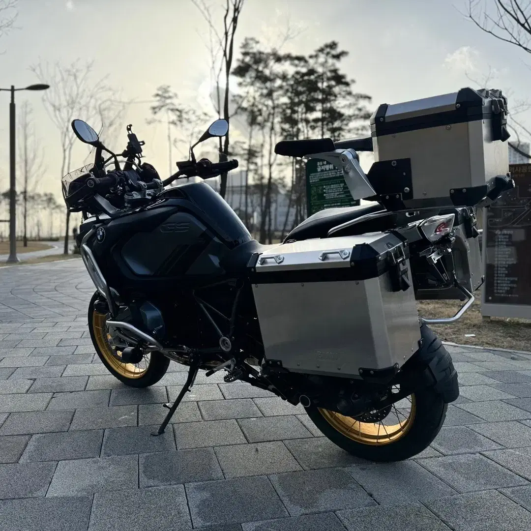 다산 모토갤러리 r1250gs adv 21년 신차급컨디션 판매 합니다