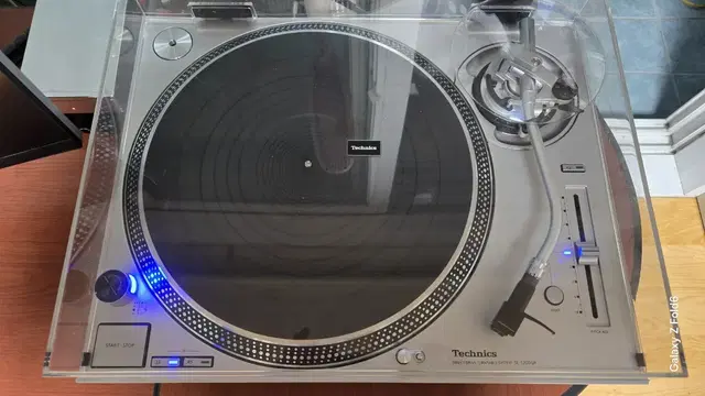 테크닉스, Technics 턴테이블 SL-1200GR 실버 팝니다