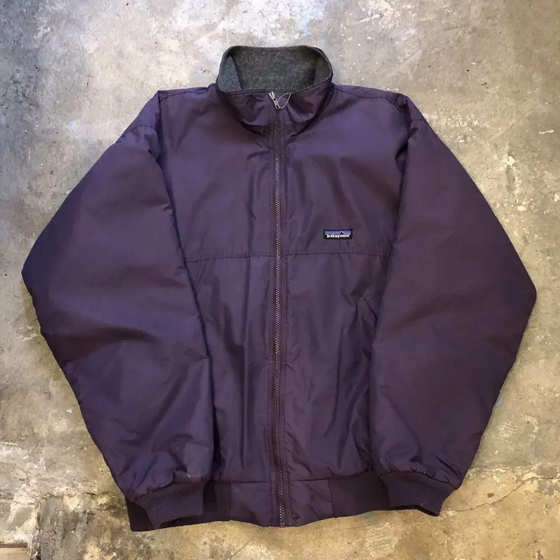 93 Patagonia USA made - L (105 -110)