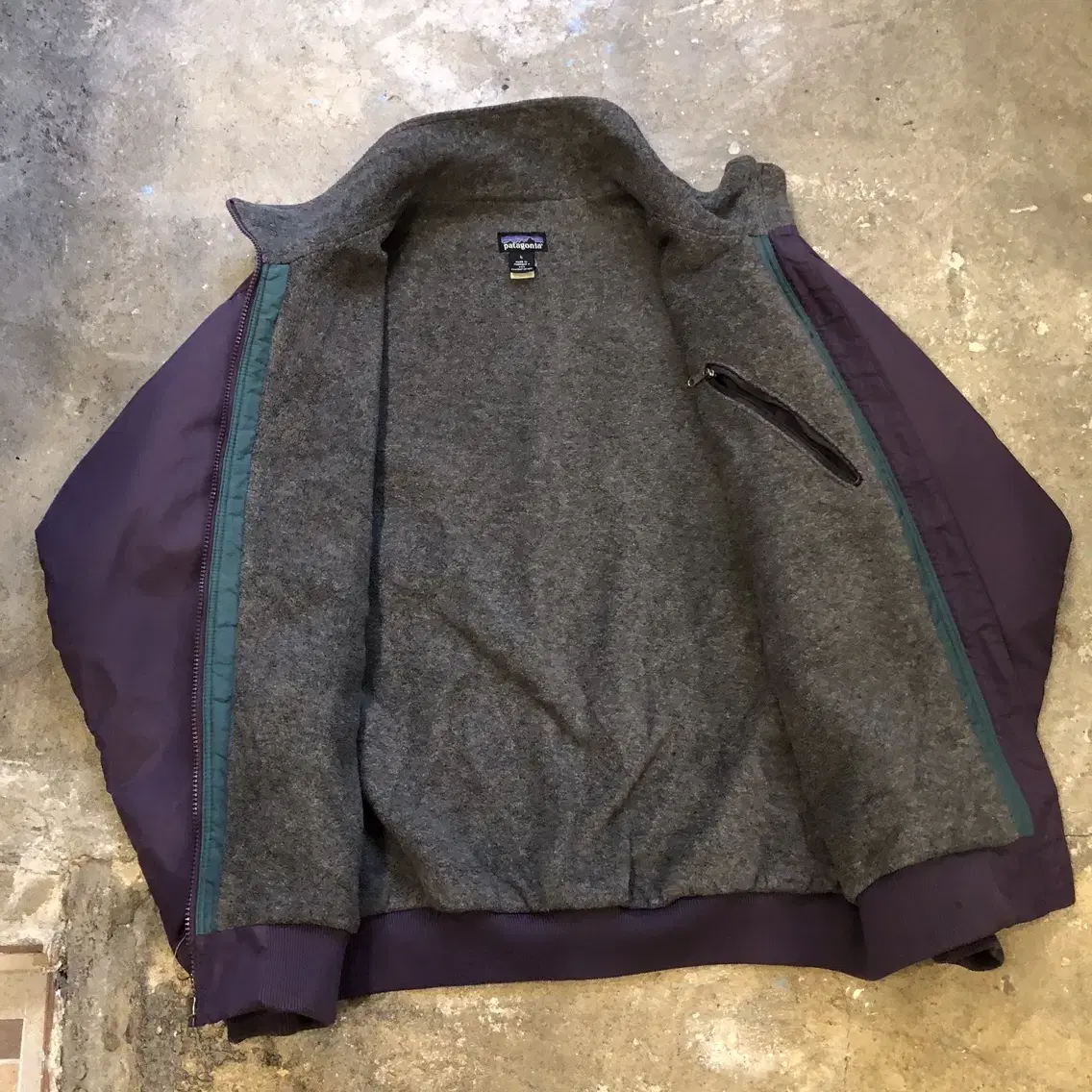 93 Patagonia USA made - L (105 -110)