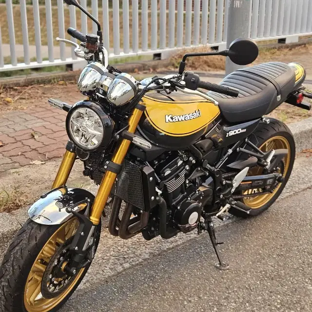 z900 rs se 23년식 1700km 판매합니다