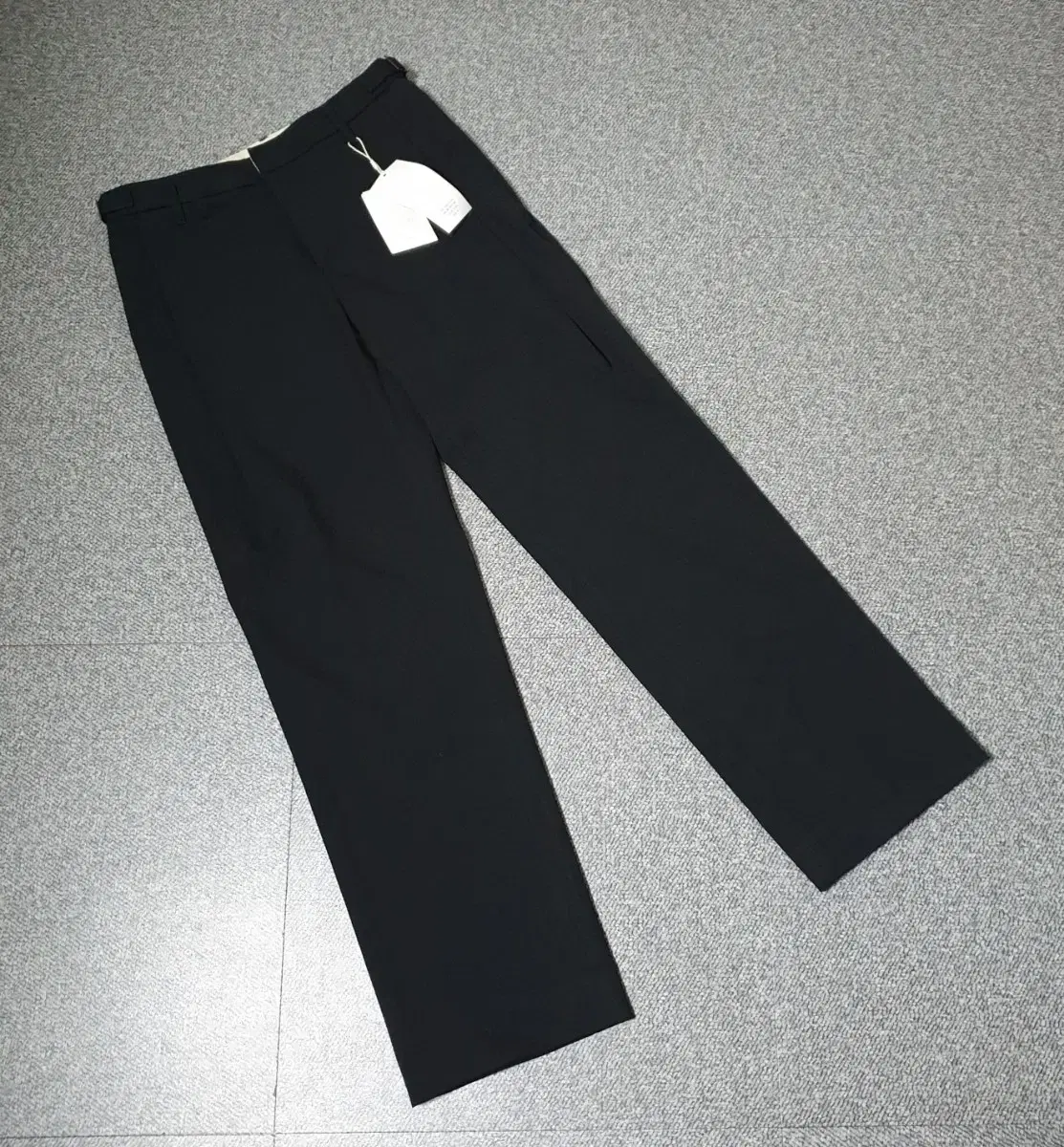 Minab Slacks Pants sells