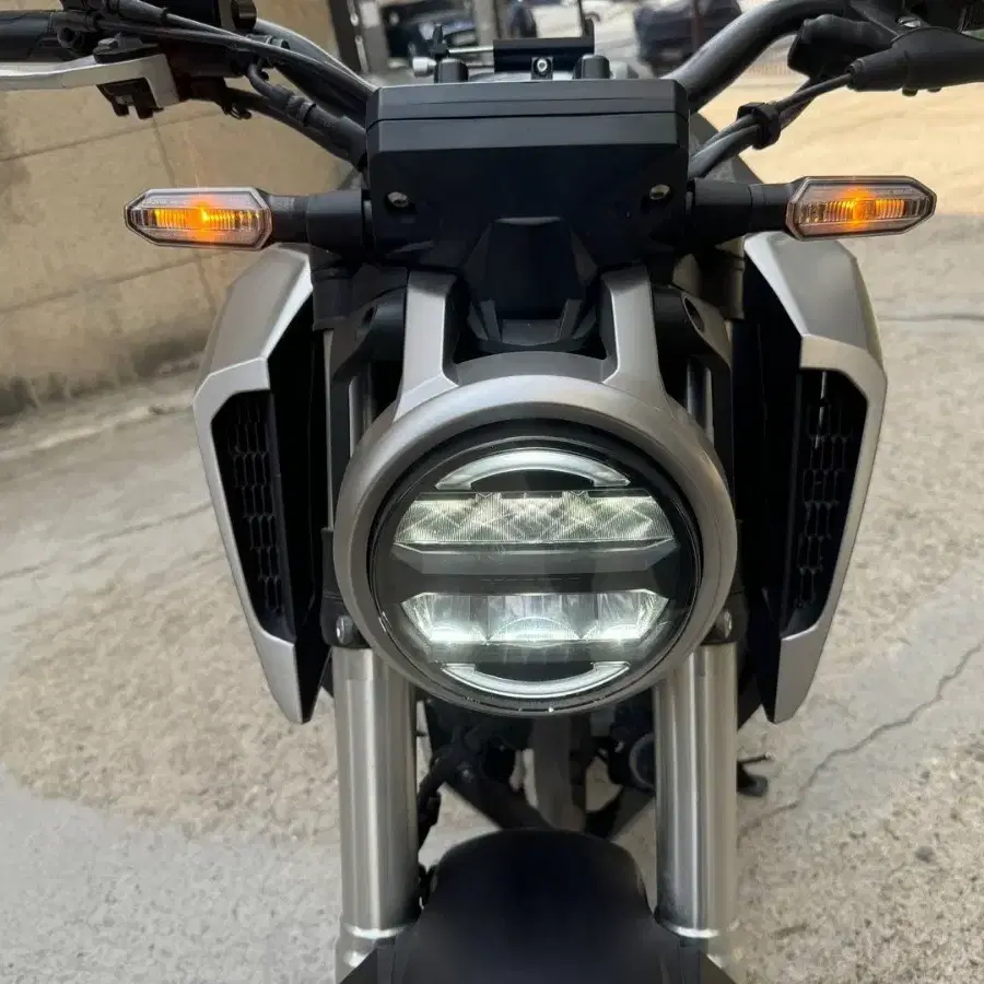 혼다cb125r 2018년식 판매