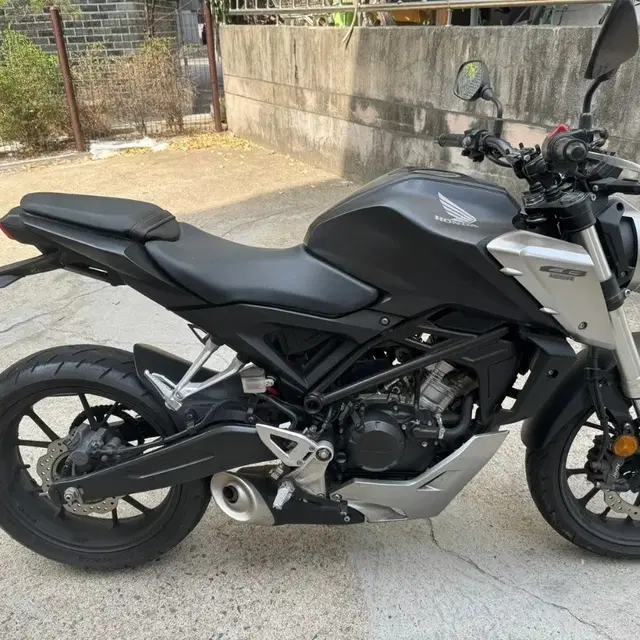 혼다cb125r 2018년식 판매