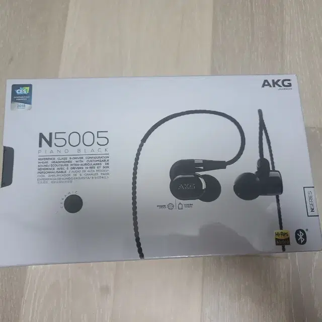 AKG N5005 이어폰 미개봉 신품 판매합니다