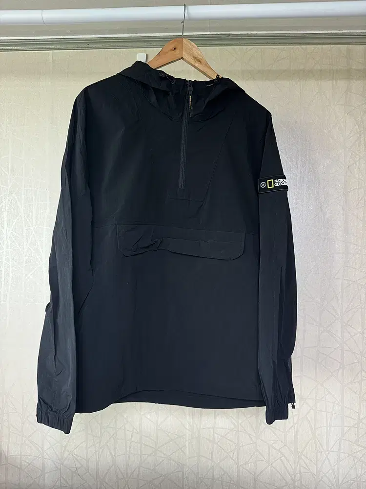 National Geographic Lightweight Woven Stretch Long Sleeve Anorak Size 105