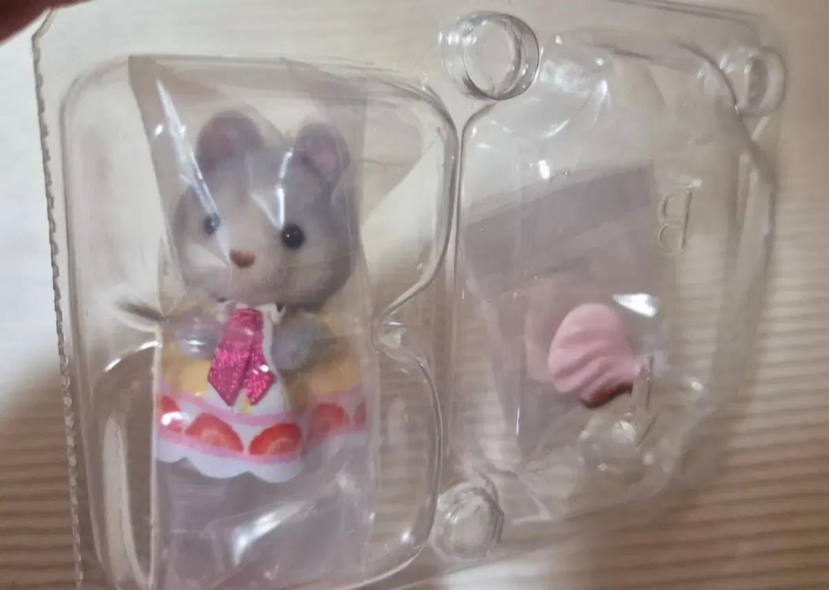 Sylvanian Baking Party Blindbag Secret is for sale!!!