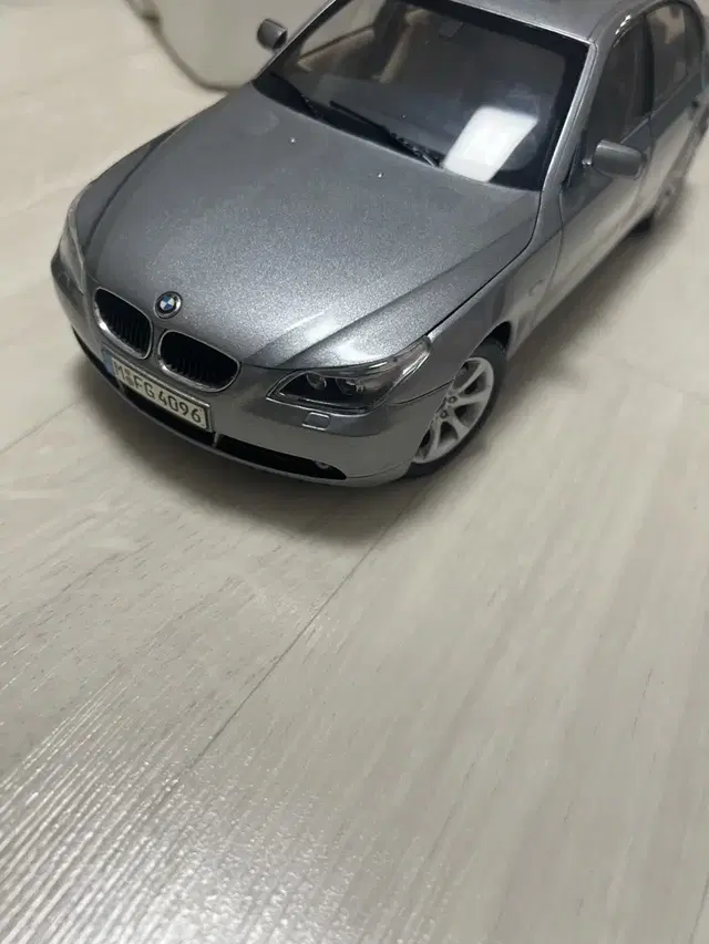 bmw 5시리즈 교쇼 1:18 딜러버젼