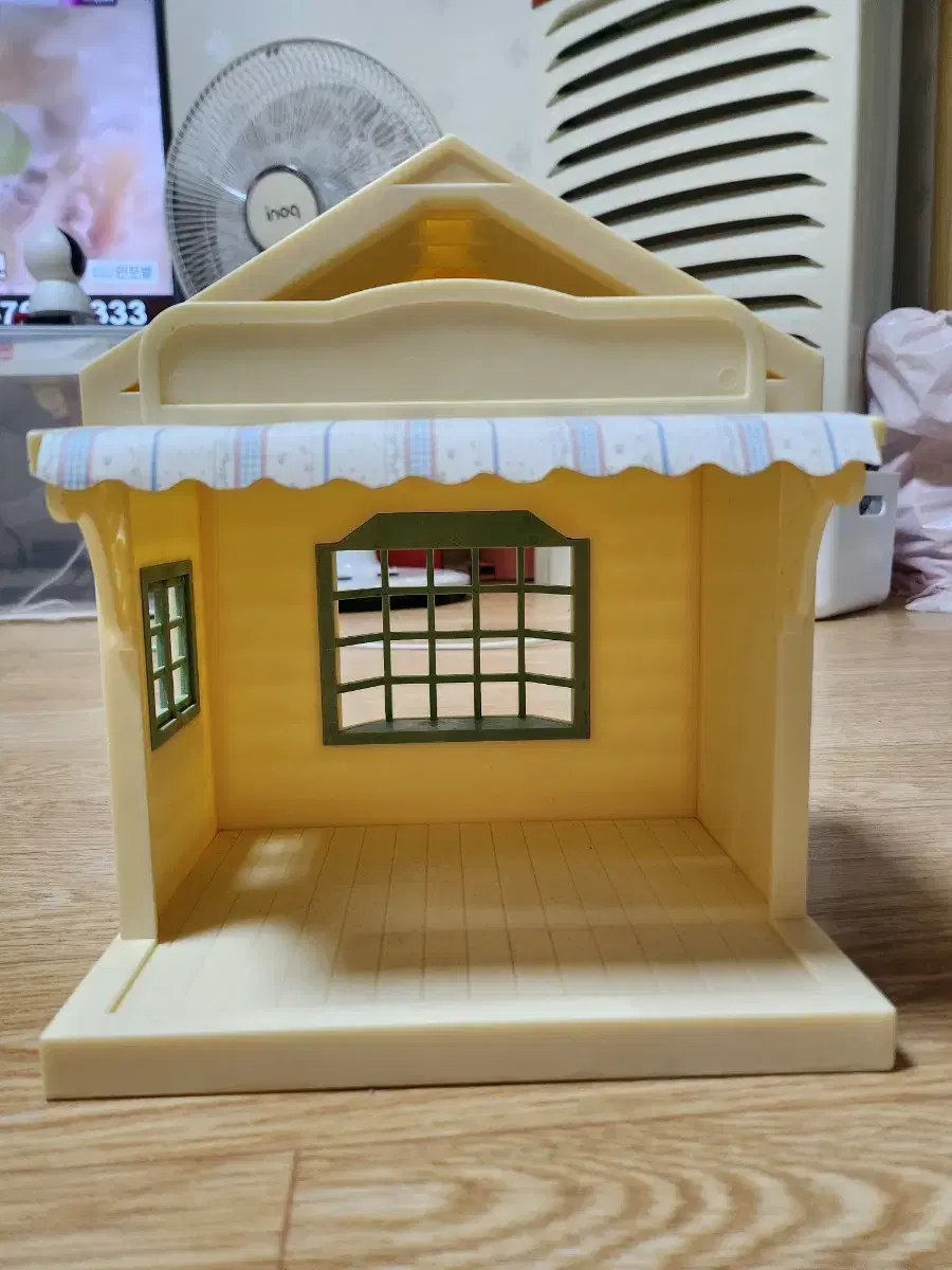 Sylvanian Mini-Shop (building only)