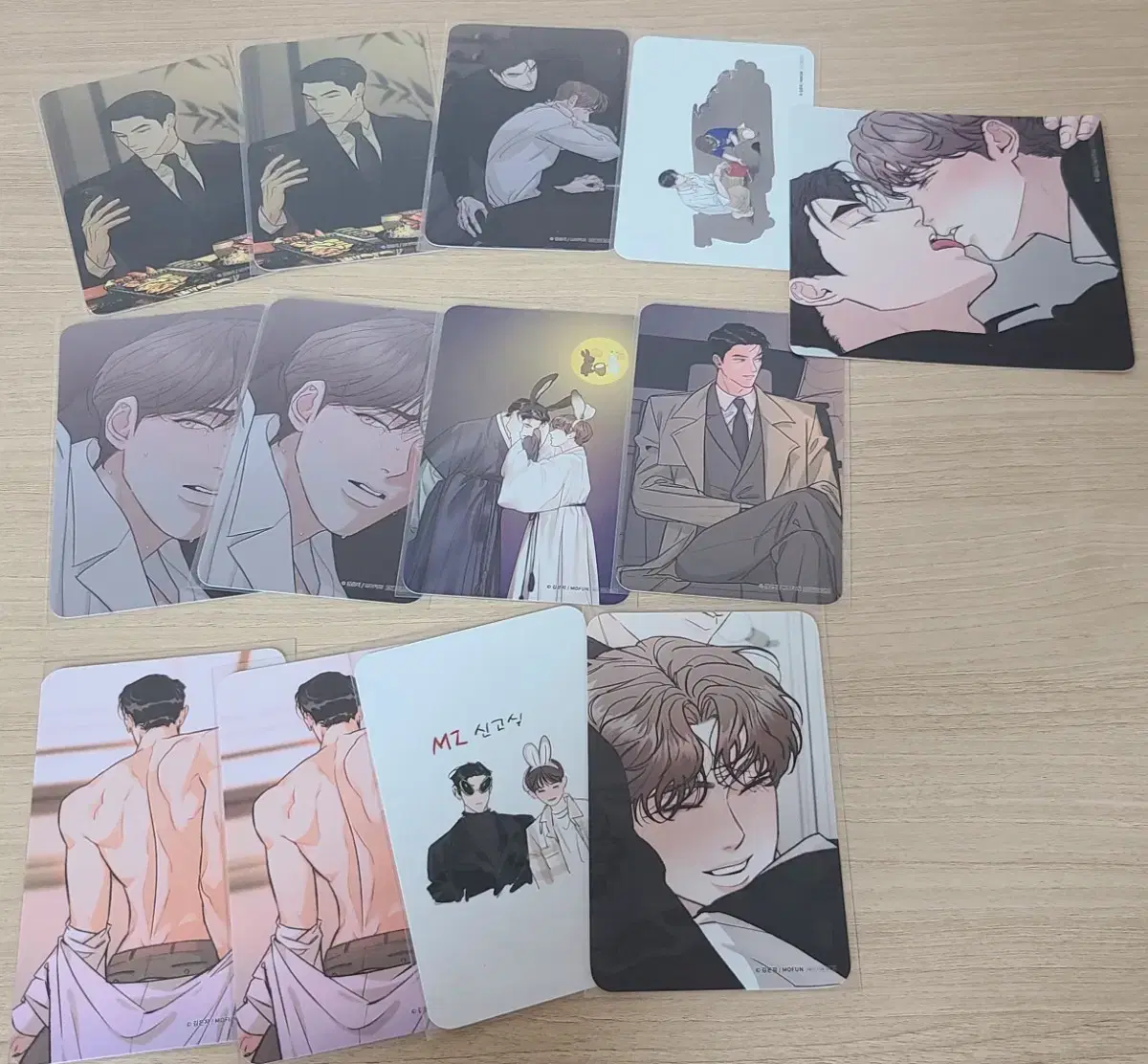 Visit Mofun Limited Run12 photocards + 1 coaster