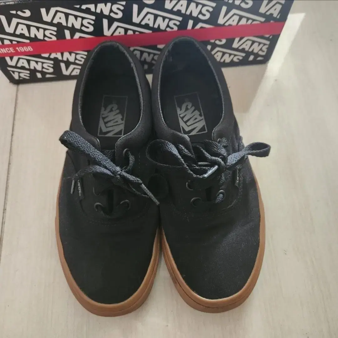 Vans 어센틱 검솔 스니커즈 블랙 225