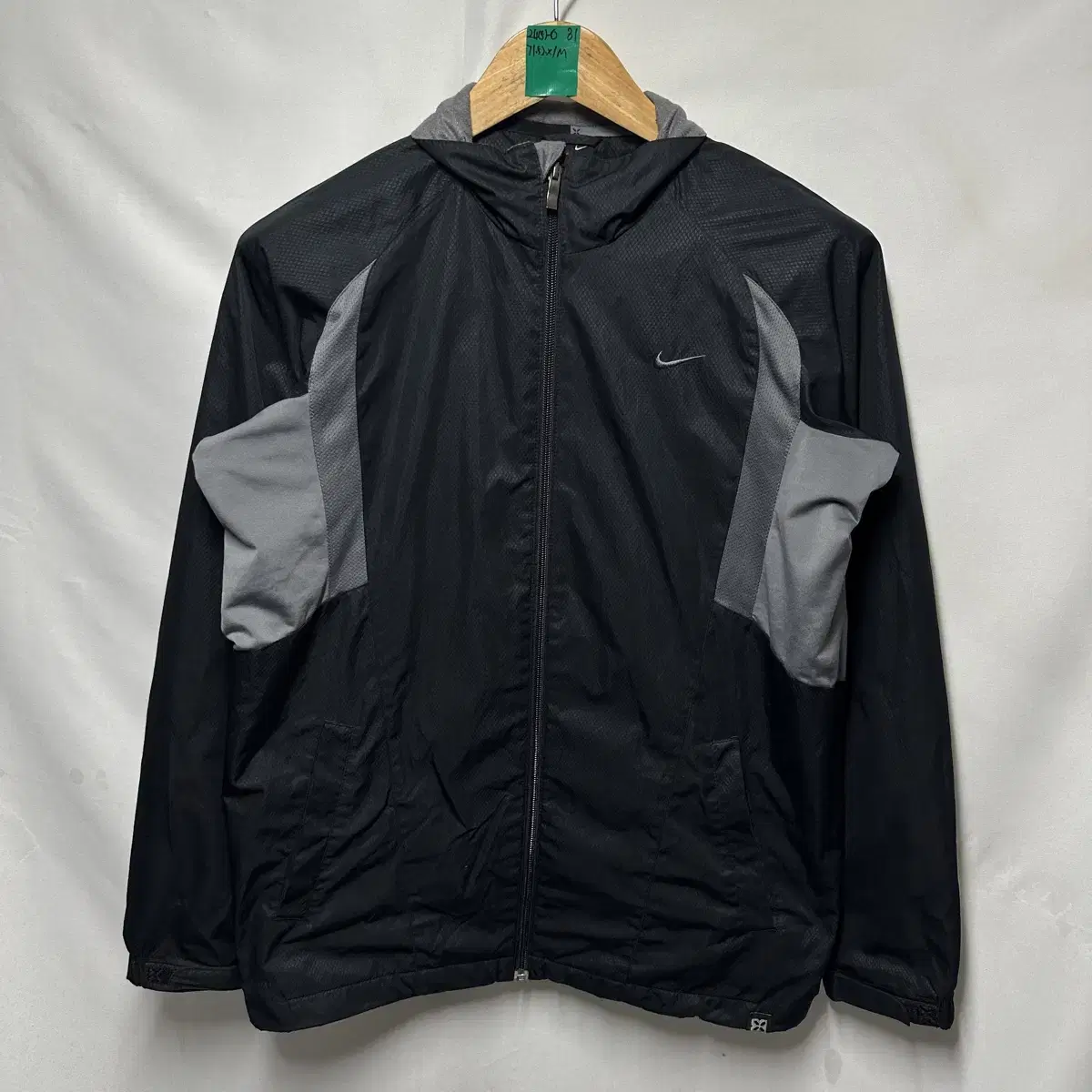 [Genuine/M] Nike Swoosh Black Windbreaker