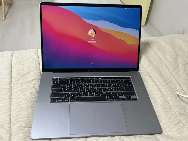 맥북프로 16인치 터치바 인텔 i7 2019 6코어 16GB 512GB