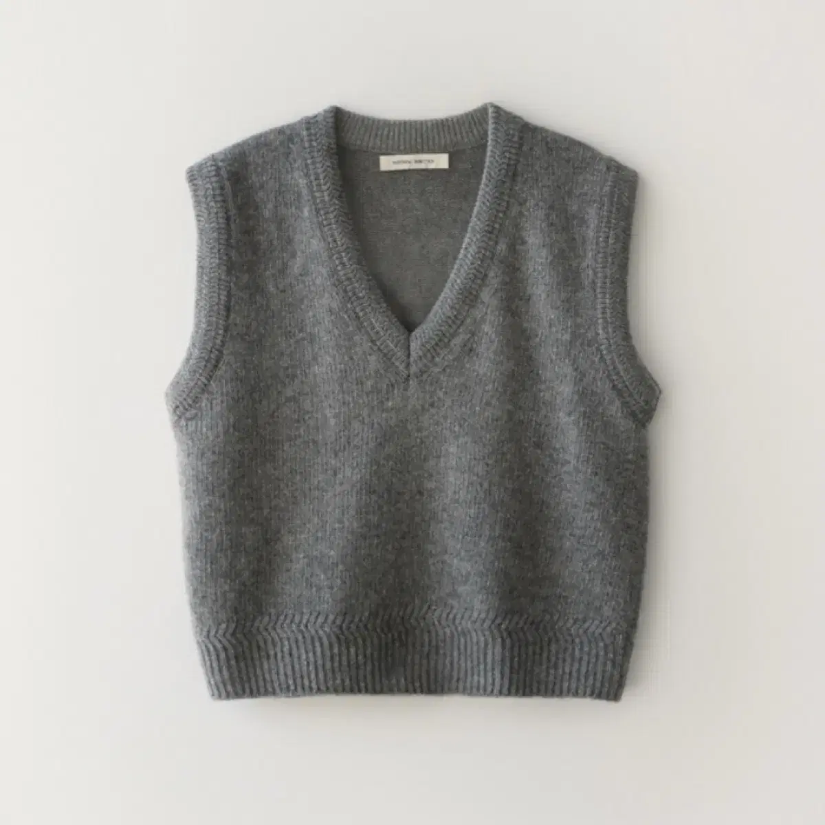 낫띵리튼 Auree vest