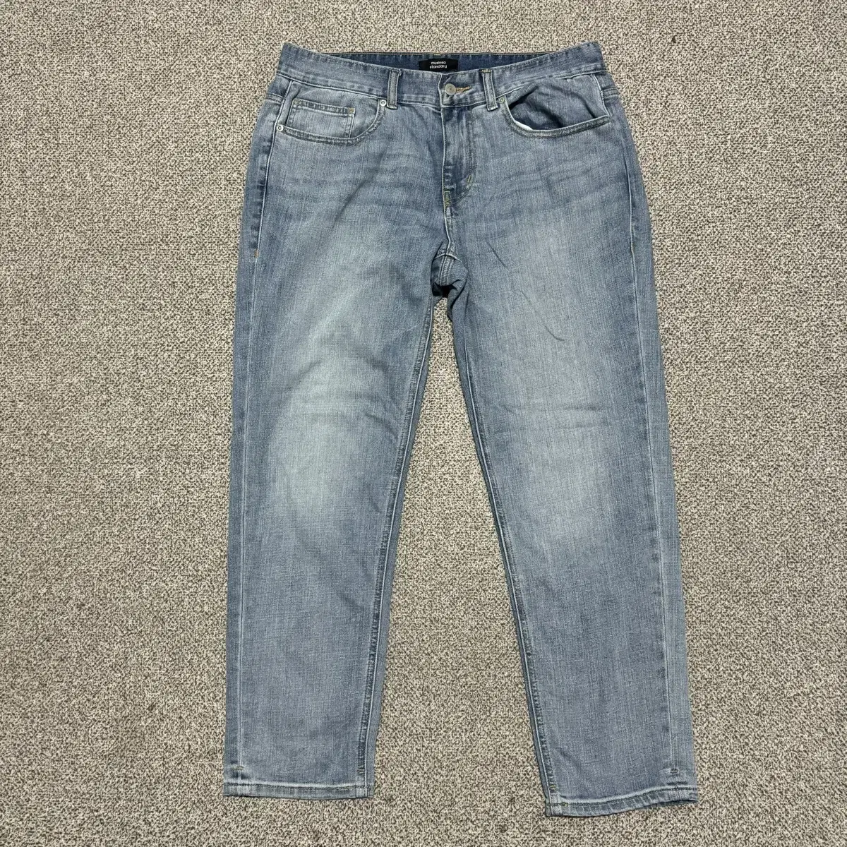 34 Unisex Standard Jeans