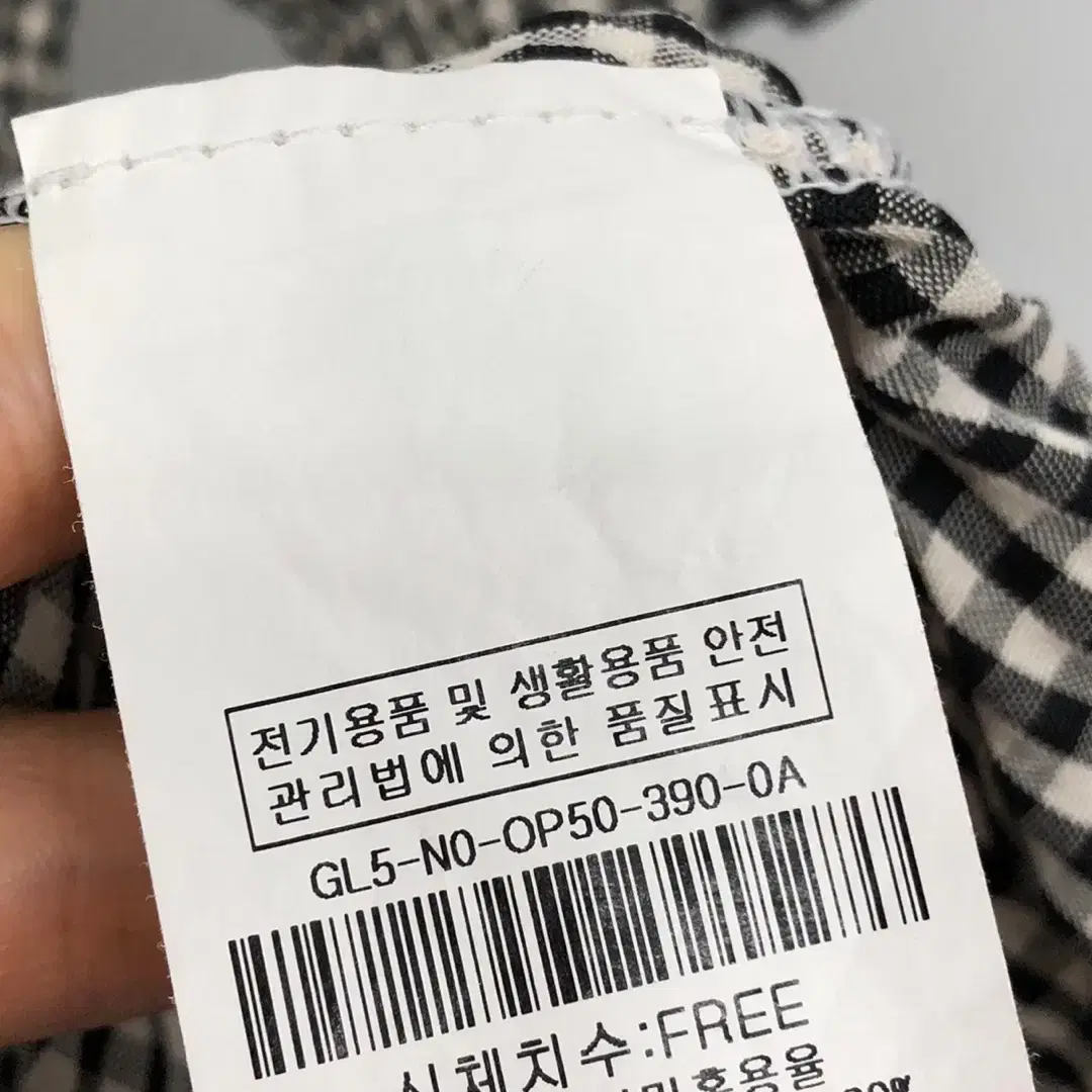 jj지고트 브이넥 단추 체크 원피스 F