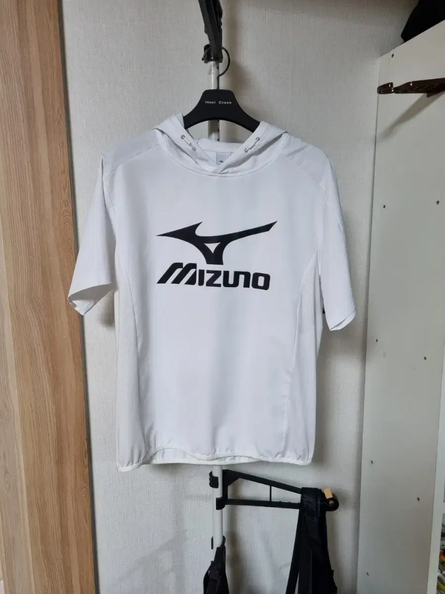 100 Mizuno Hooded Vahn