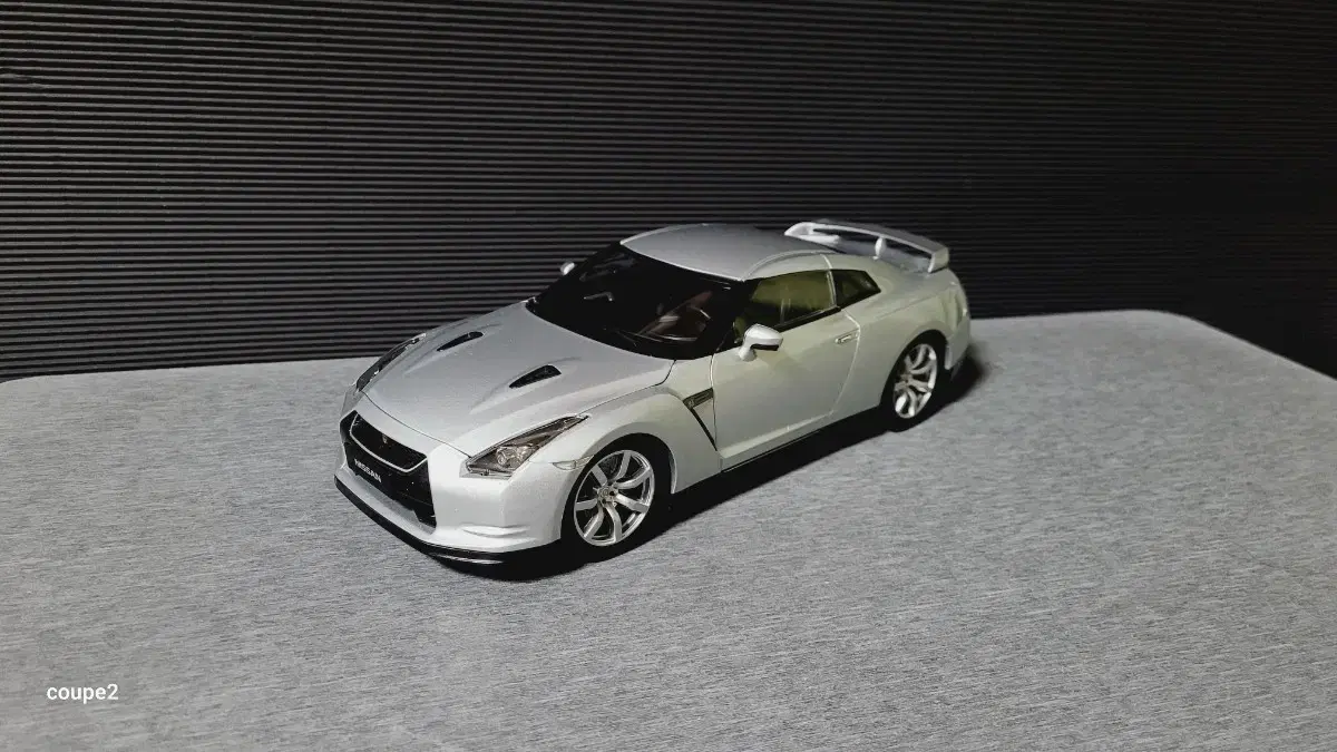 1:18 Die-cast model car Noreve (Nissan GT-R R35)