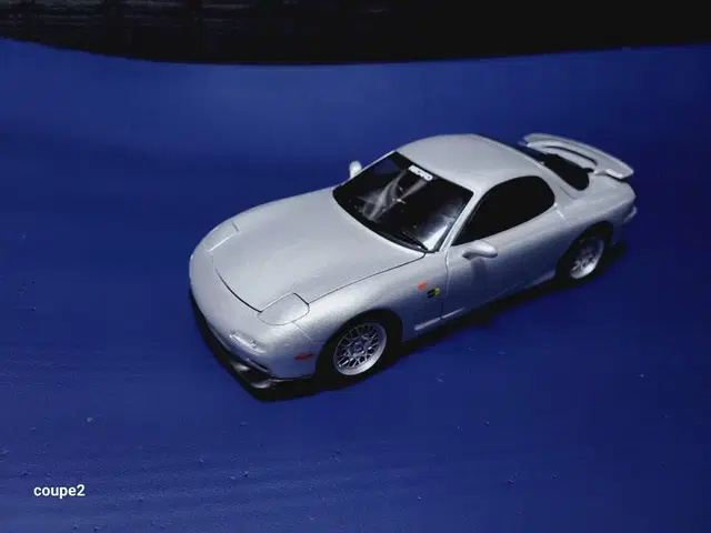 1:18 다이캐스팅 모형자동차 ( 교쇼 마쯔다 RX-7)