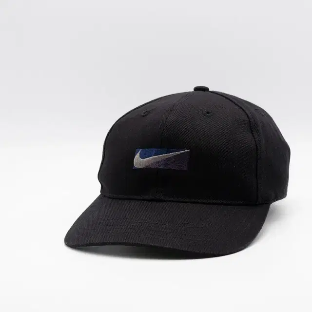 VIMTAGE NIKE GENUINE TRADEMARK BLACK HAT