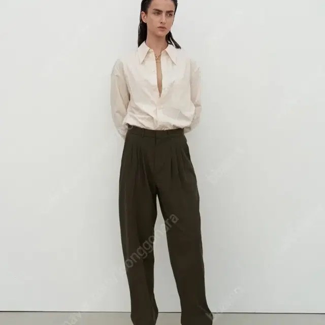 라벨아카이브 crepe pleated wide pants 카키