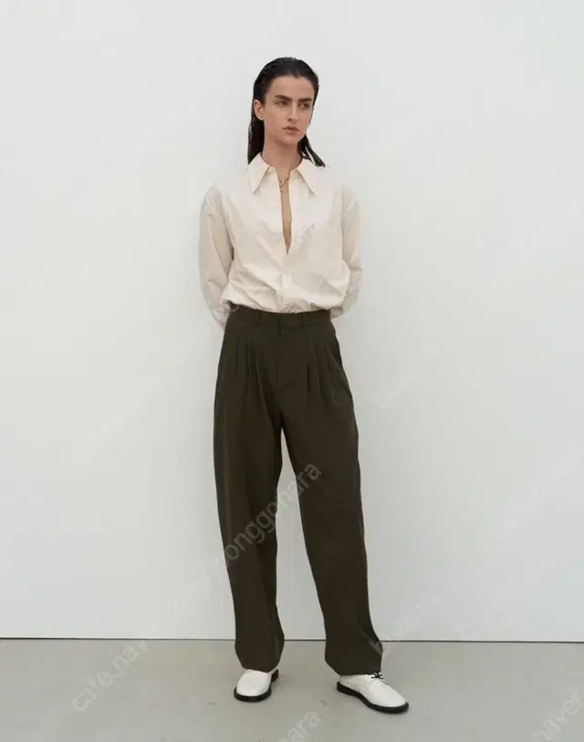 라벨아카이브 crepe pleated wide pants 카키