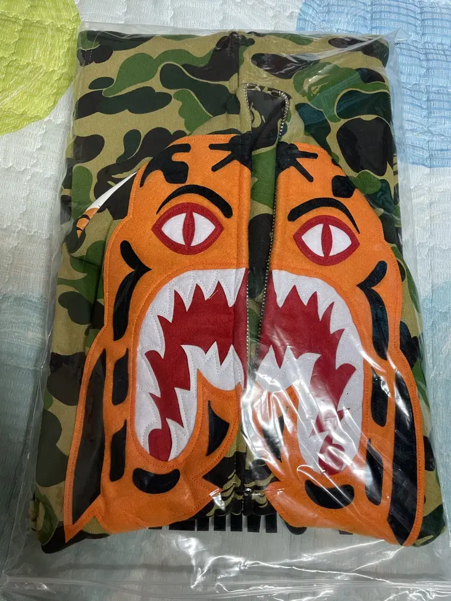 24fw vape tigerhood abc camo green new XL