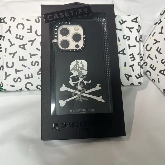 [새상품] 케이스티파이 Black Skull 아이폰 15pro케이스