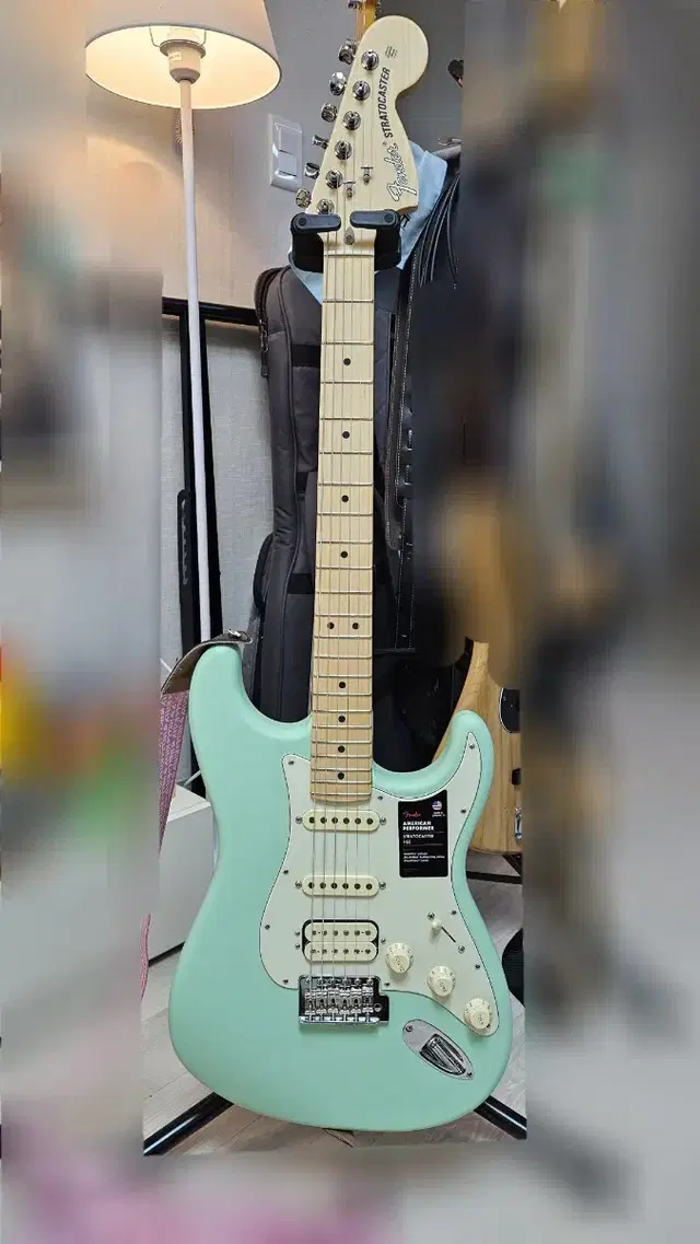 FENDER AMERICAN PERFORMER