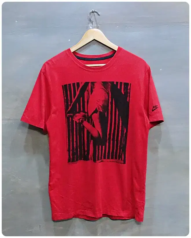 [L] Nike Vintage Print Short Sleeve T-Shirt (20% off)