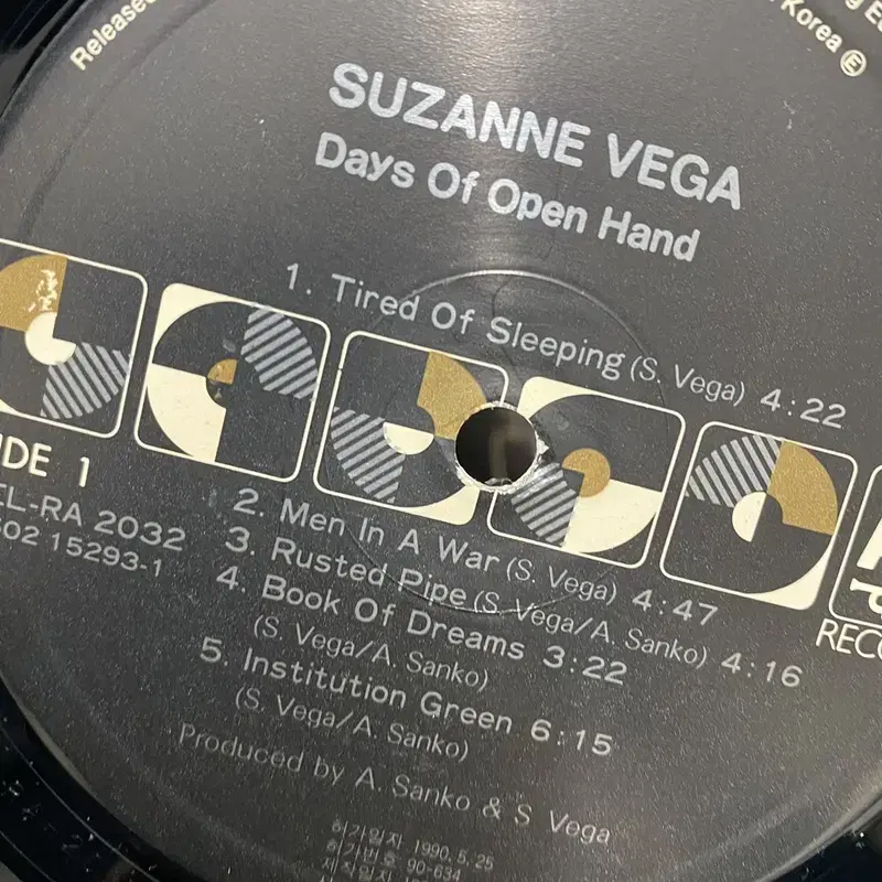 SUZANNE VEGA LP / AA5346