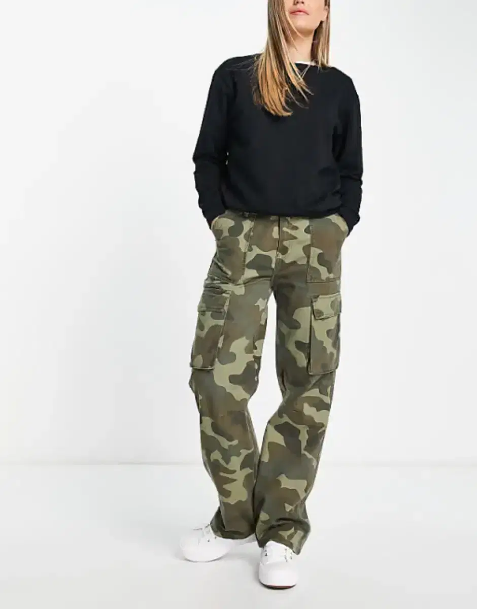 Bershka military cargo