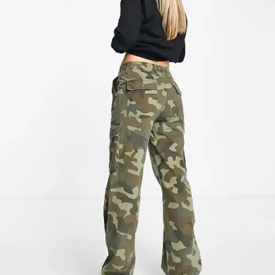 Bershka military cargo