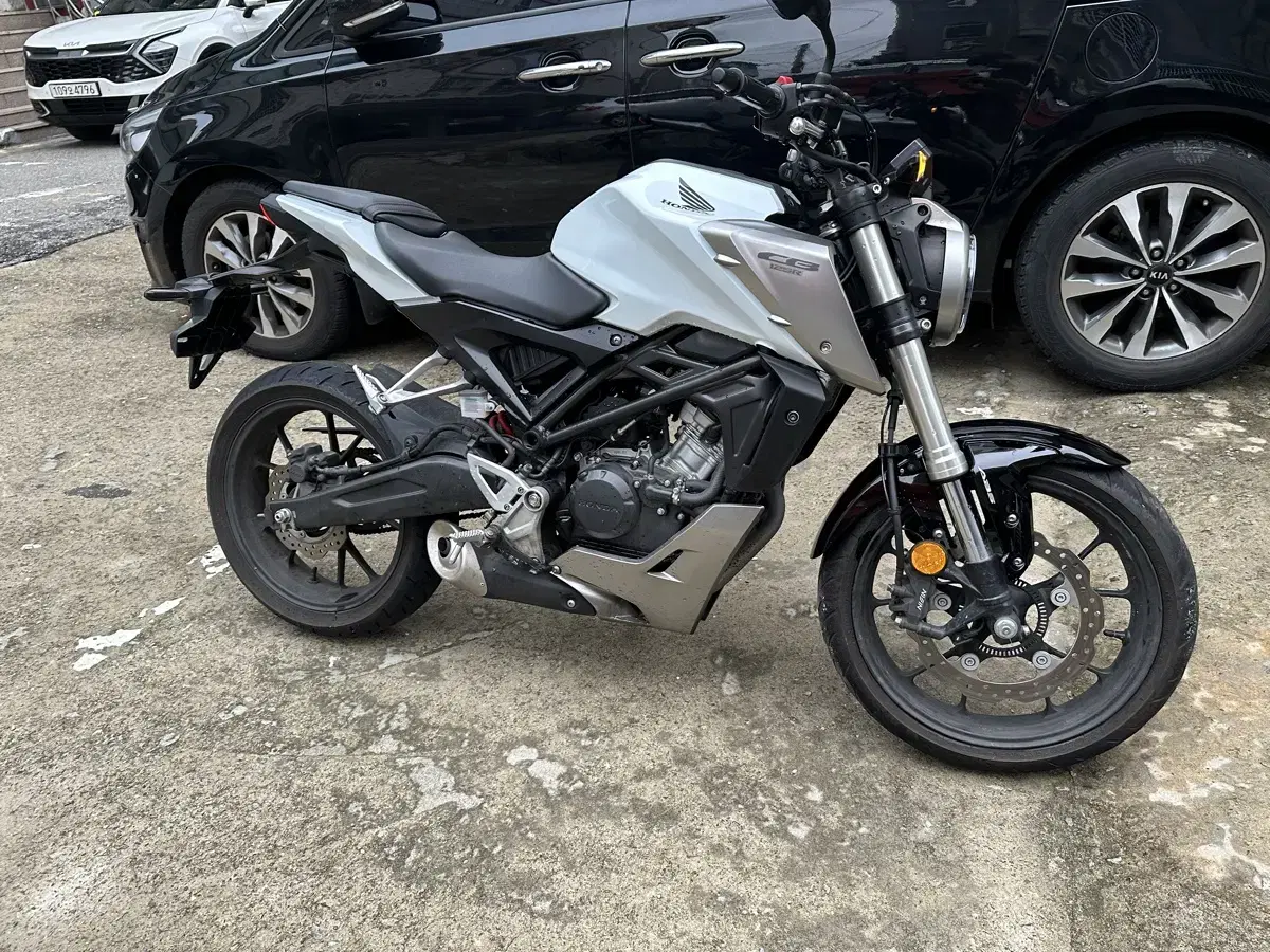 업자x cb125r 18년식 화이트 9500km