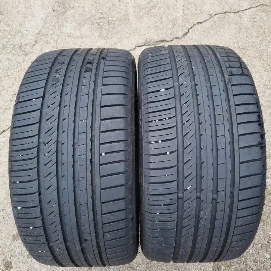 285/30R20 중고타이어 2짝 판매