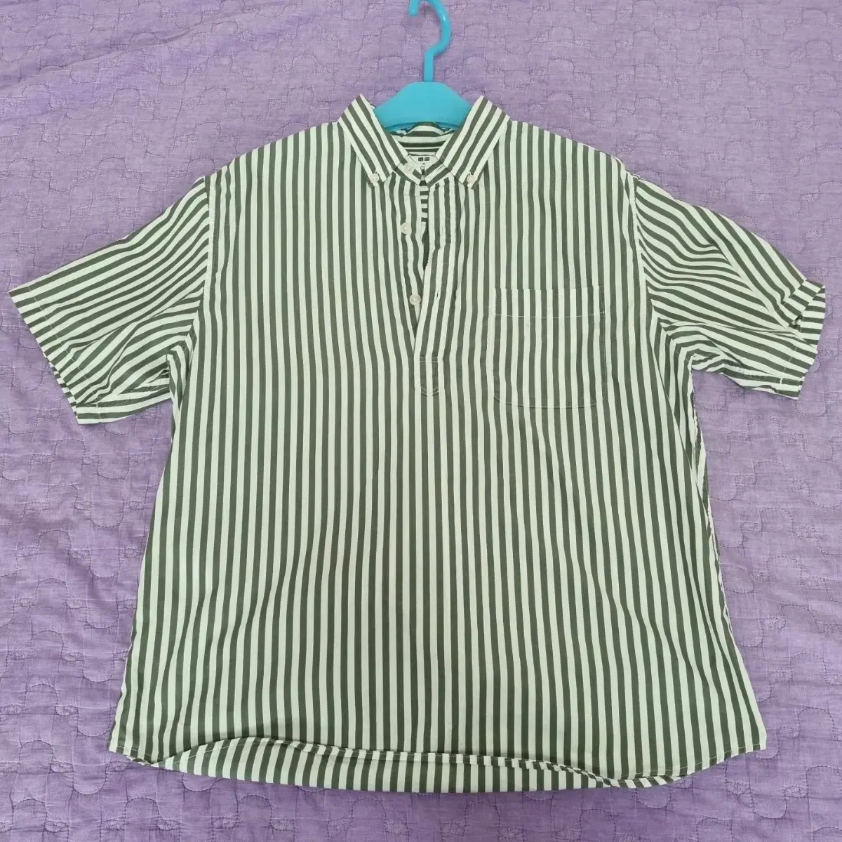 Uniqlo short sleeve shirt