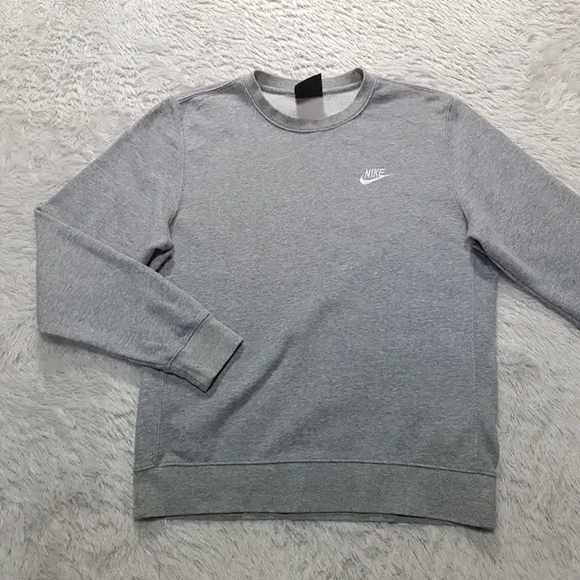 Size 90) Nike Long-Sleeve Tee