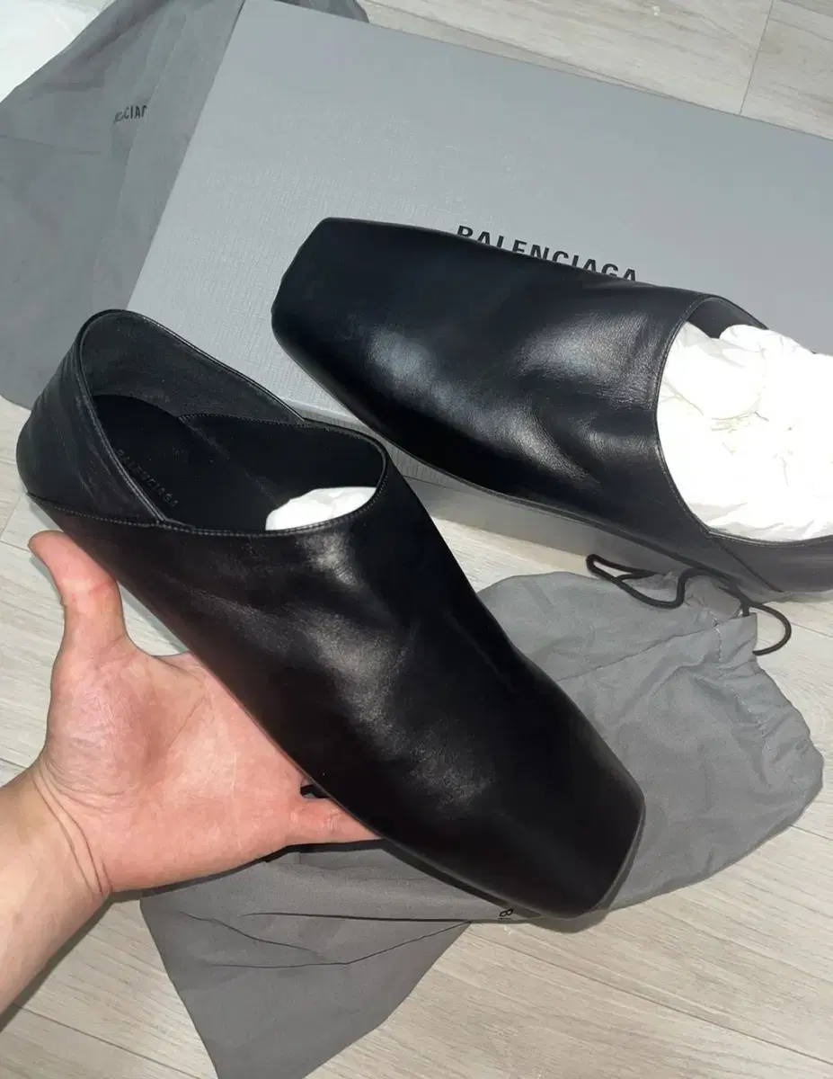 [40]Balenciaga Kensington Destroyed Mules