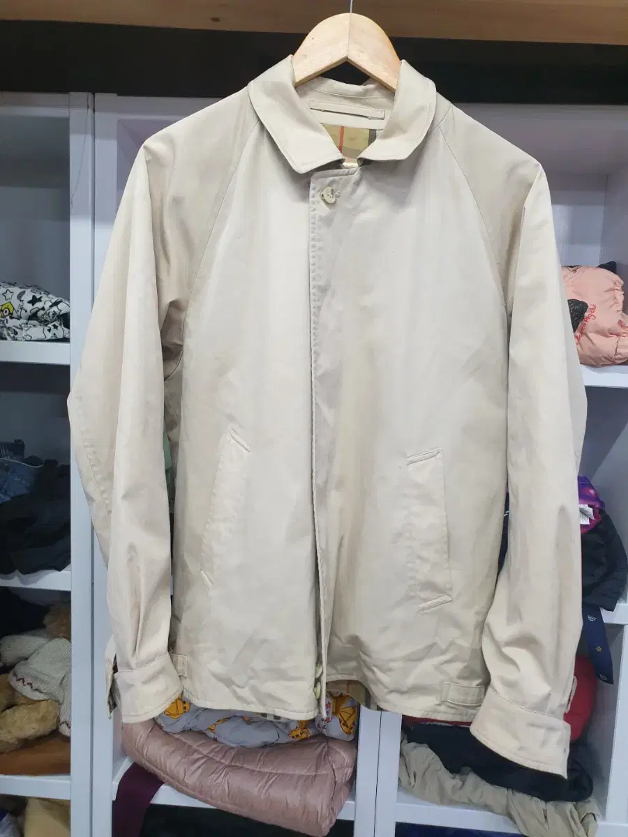 Burberry jacket 100-105 in good condition, needs to be dried