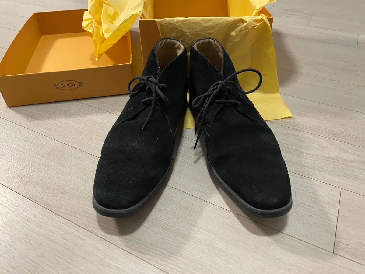 [270] TODS Suede Chukka Boots Black Brand New