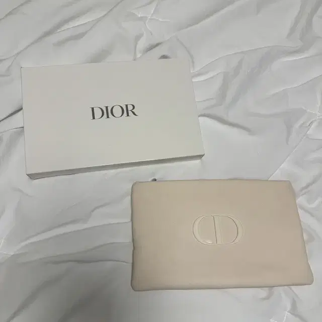 (디올뷰티정품)Dior 로고 파우치