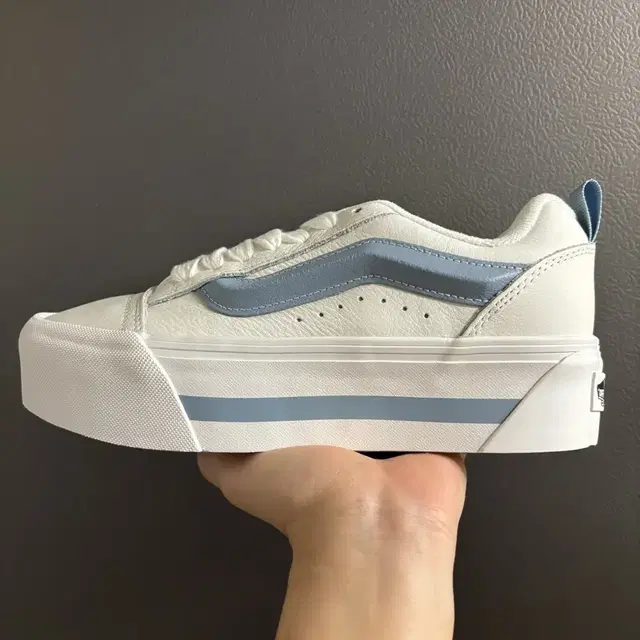 230 반스 뉴 스택 스니커즈  새상품 VANS