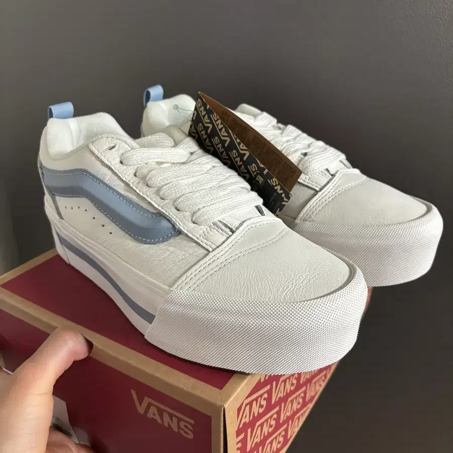 230 반스 뉴 스택 스니커즈  새상품 VANS