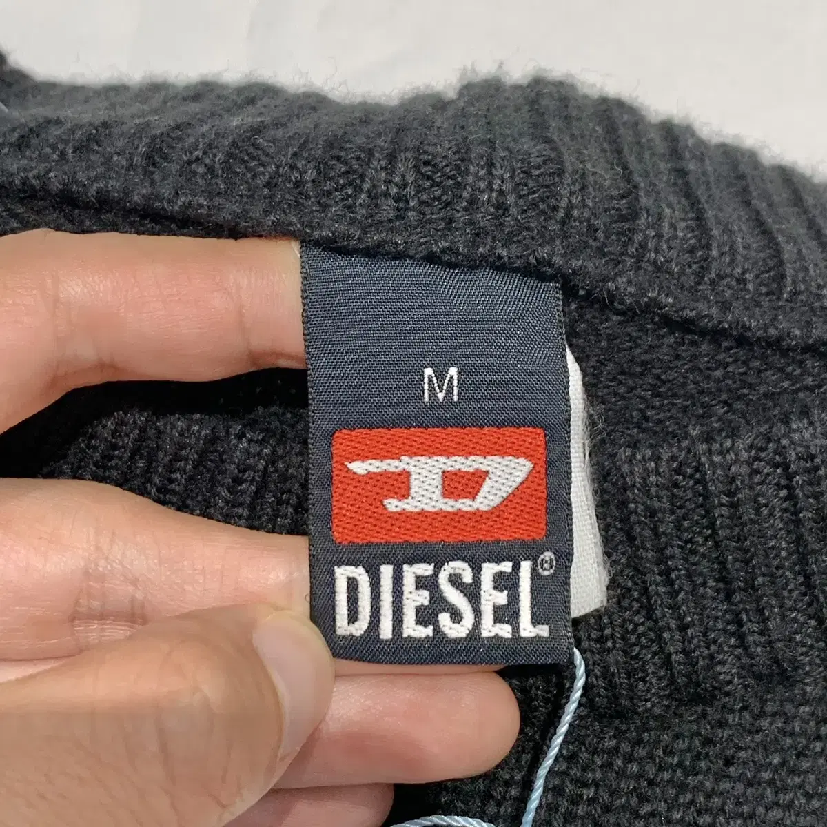 (M) DIESEL 디젤 D로고 니트