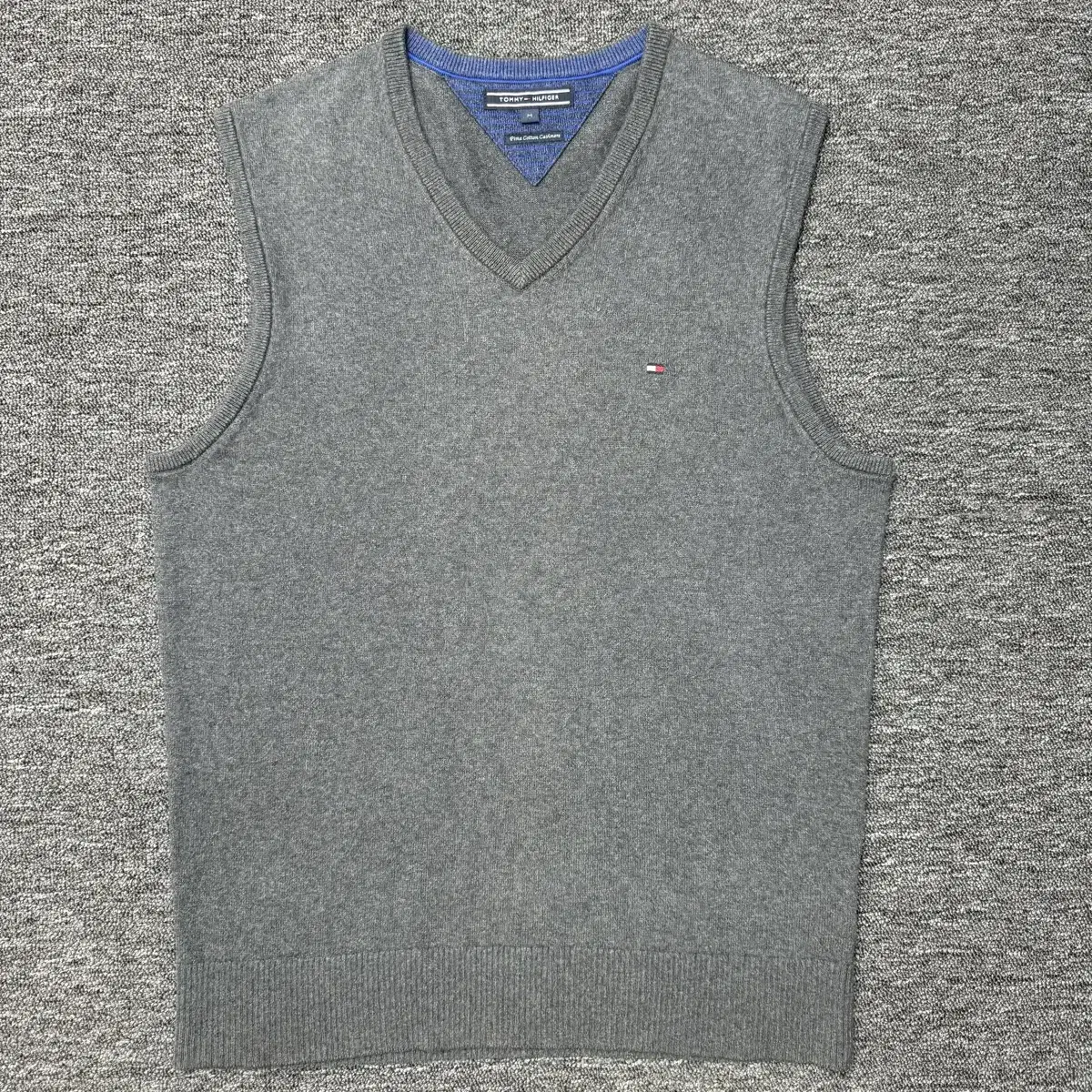 Tommy Hilfiger V-neck cashmere knit vest M