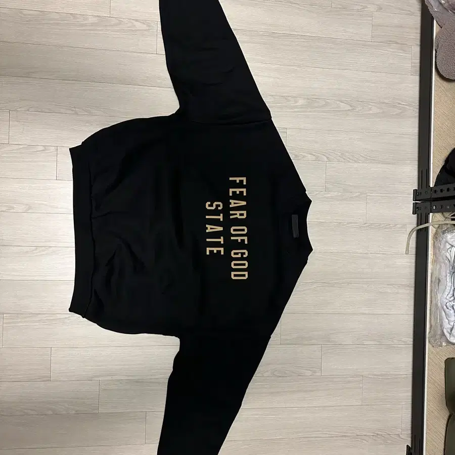 Fear of god essentials 크루넥